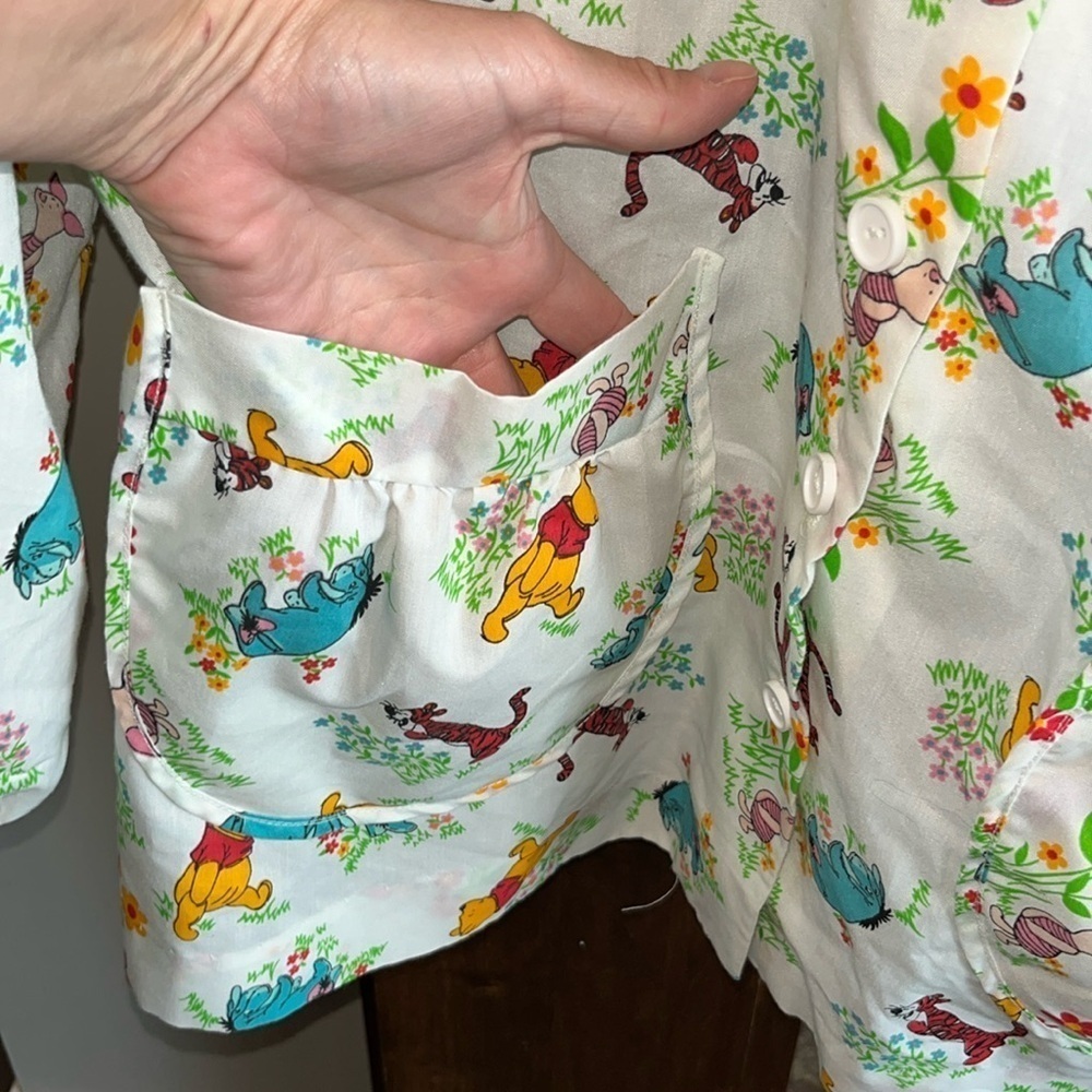 Adorable vintage Winnie the Pooh Piglet Eyore button down sleep top blouse m - Picture 7 of 14